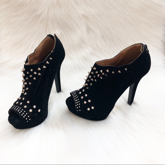 Black and Gold Spiked Heels - Picture 4 of 4